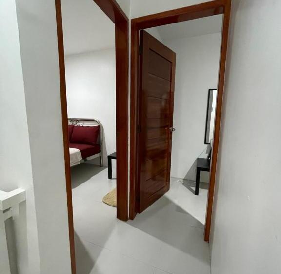 בית מלון כפרי Sto Niño Residences Lucena City