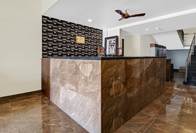 בית מלון כפרי Treebo Trend Shri Aprameya Resort