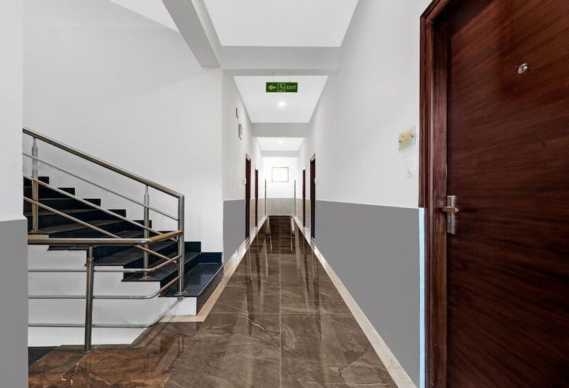 בית מלון כפרי Treebo Trend Shri Aprameya Resort