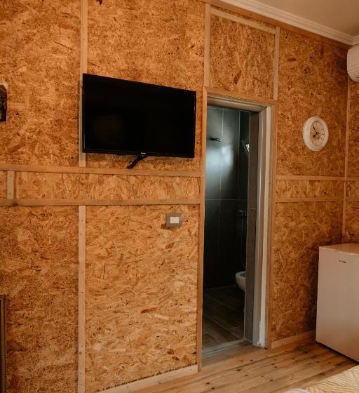 Пансион Bujtina Vjosa