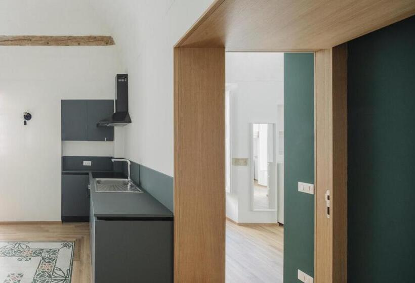 بنسيون Clementia Guest House