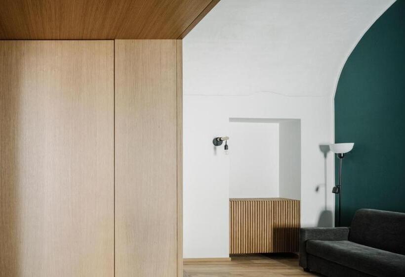 بنسيون Clementia Guest House