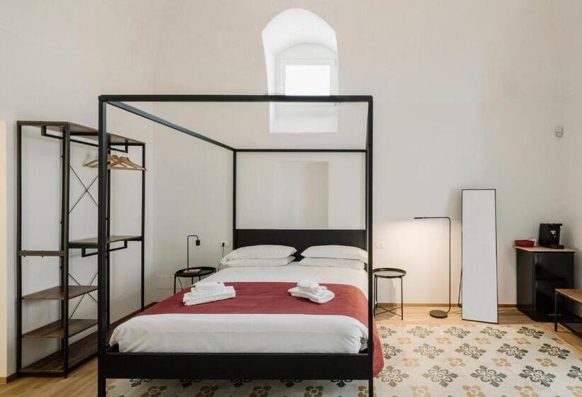 بنسيون Clementia Guest House