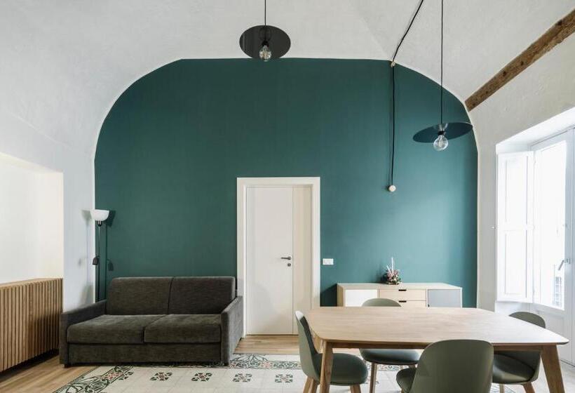 بنسيون Clementia Guest House