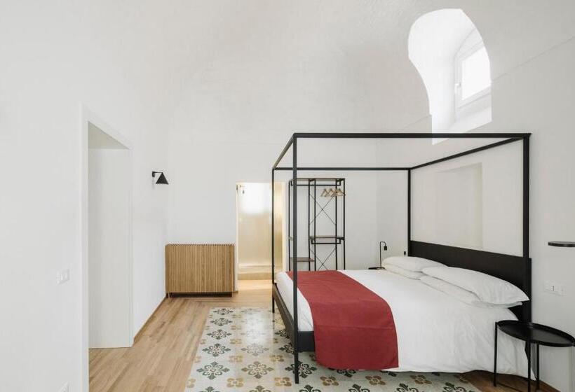 بنسيون Clementia Guest House