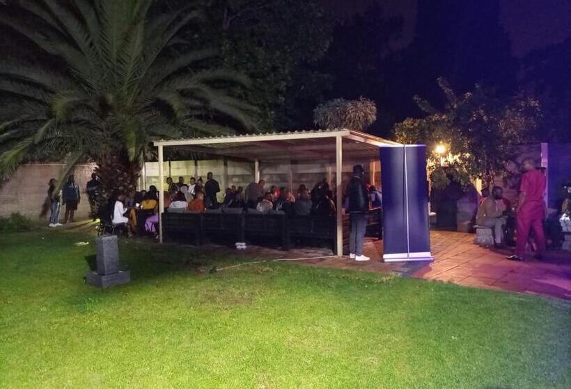 Пансион Munach Guest Lodge