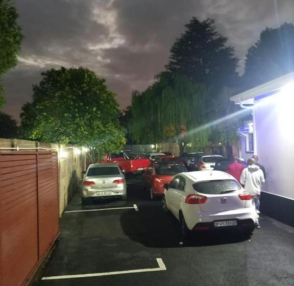 Пансион Munach Guest Lodge