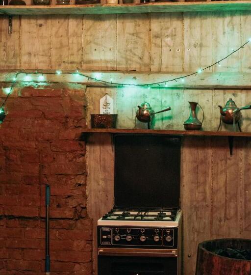 پانسیون Sunny Nights Homestead Historic House