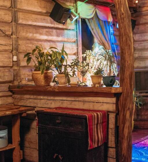 پانسیون Sunny Nights Homestead Historic House