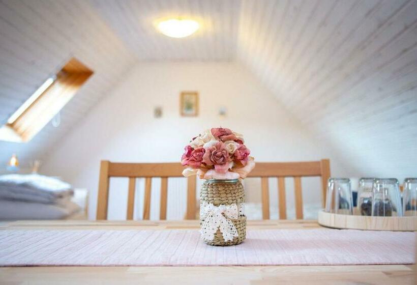 ペンション Tugári Vendégház