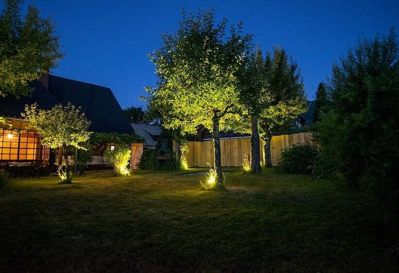 پانسیون Zotlar House