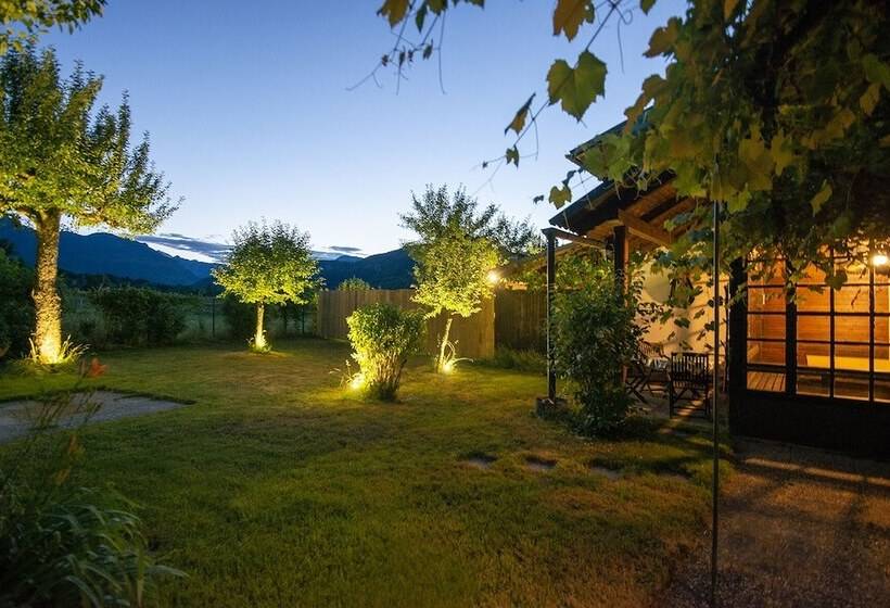 پانسیون Zotlar House