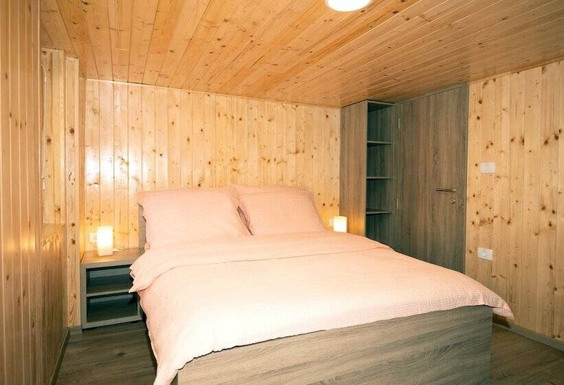 پانسیون Zotlar House