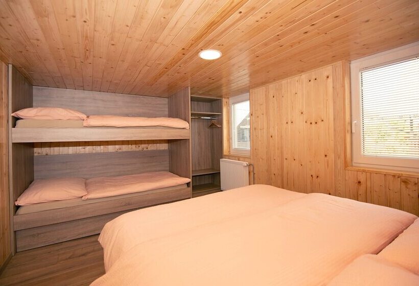 پانسیون Zotlar House