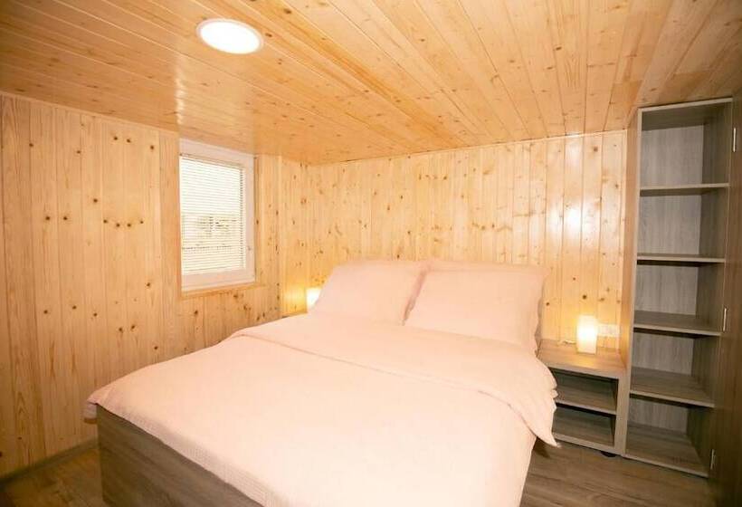 پانسیون Zotlar House