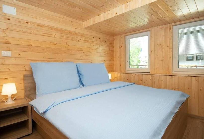 پانسیون Zotlar House