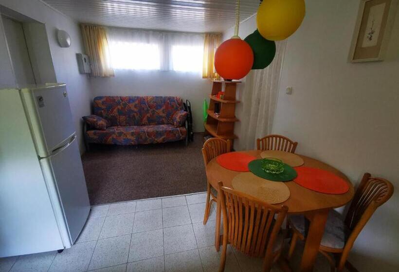 هاستل Nostalgija Pervalkoje