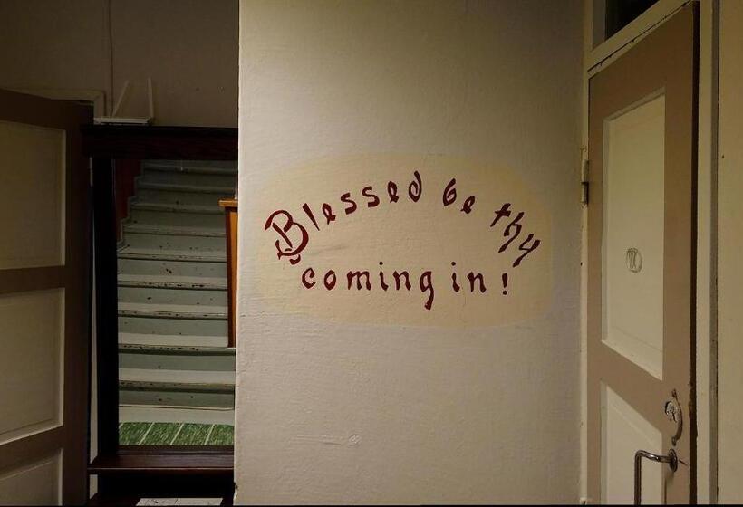 הוסטל Seitsemän Sillan Majatalo