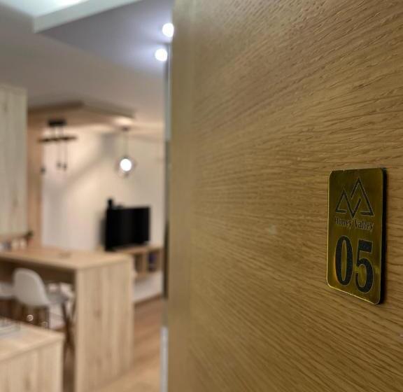 تختخواب و صبحانه Honey Valley Bjelašnica