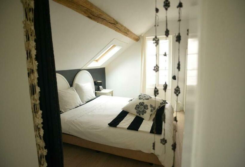 مبيت وإفطار Chambre D`hôtes La Roseraie