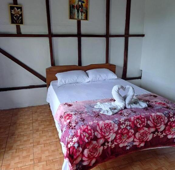 مبيت وإفطار Posada Rio Celeste In