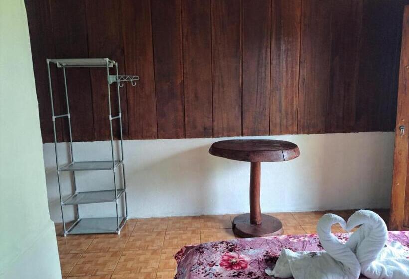 مبيت وإفطار Posada Rio Celeste In