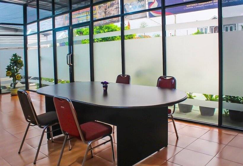 Collection O 92268 Hotel Aero