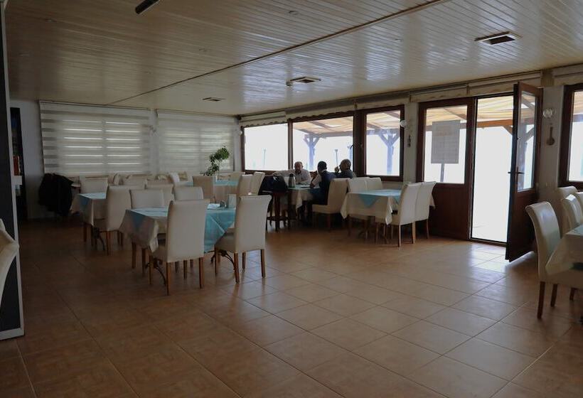 Demi̇r Otel Restaurant