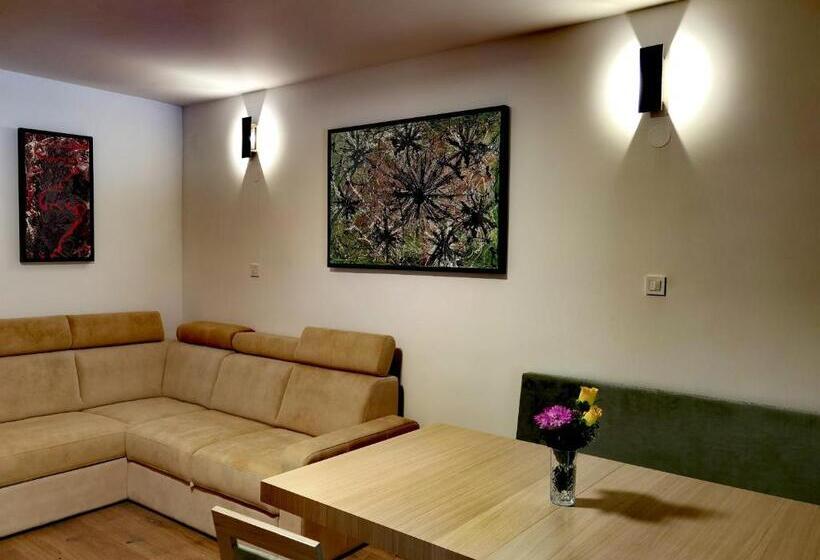 Hiša Wambrechtsamer   House Wambrechtsamer