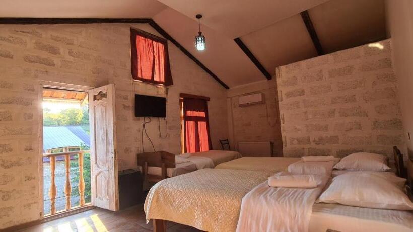 هتل Art House Koshki