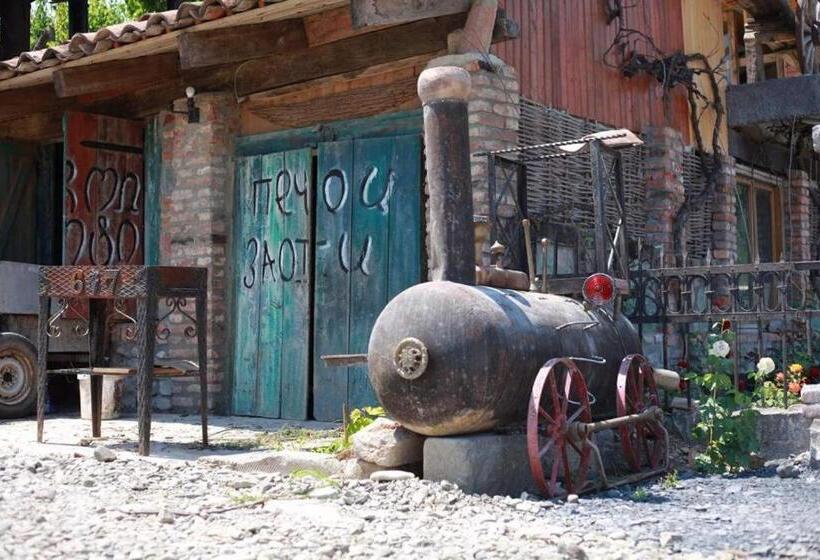 هتل Art House Koshki