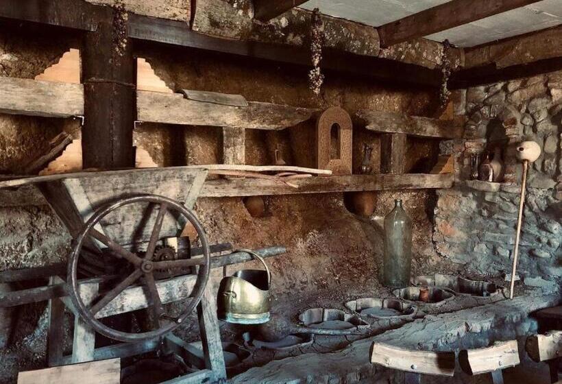 هتل Art House Koshki