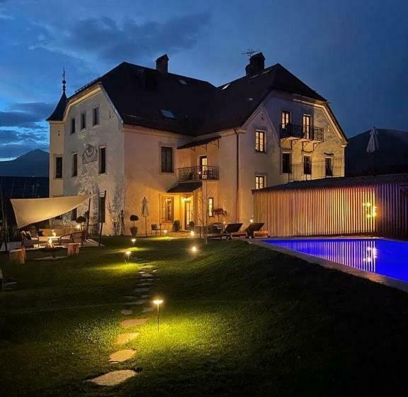 فندق Castel Maurn