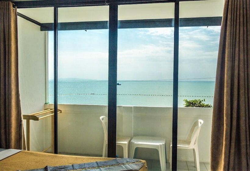 فندق Happy Jomtien   Beachfront