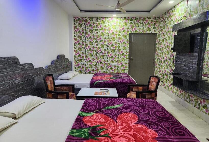 Отель Golden Park Inn