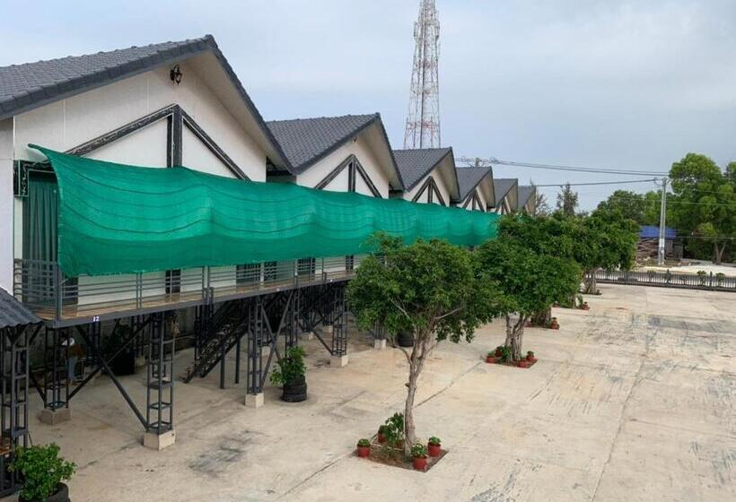 هتل Mobile Home Ho Tram Pristine Beach