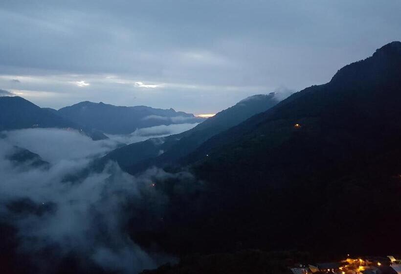 پانسیون 拉拉山周家渡假旅館