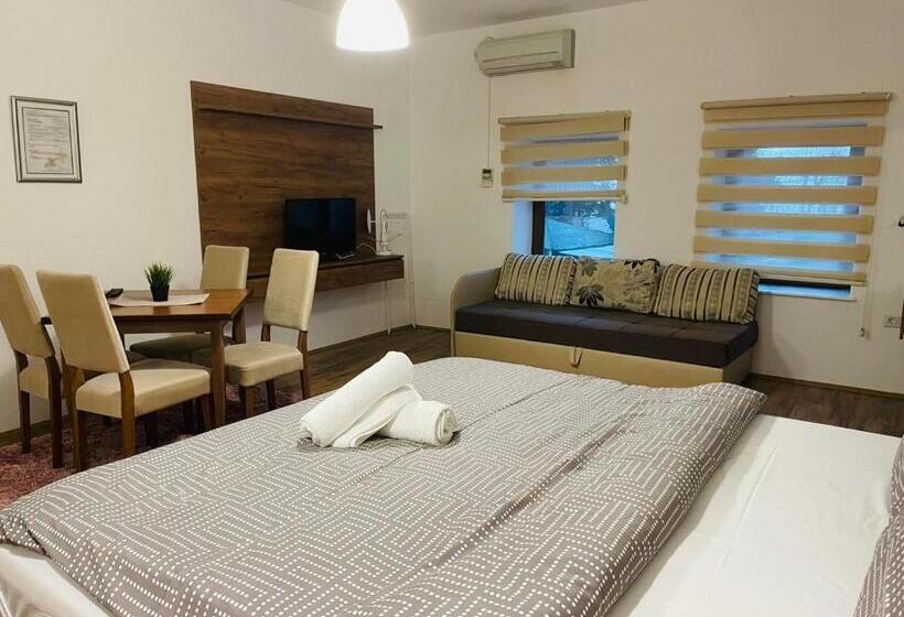 پانسیون Fuk Tak Apartmani&restoran