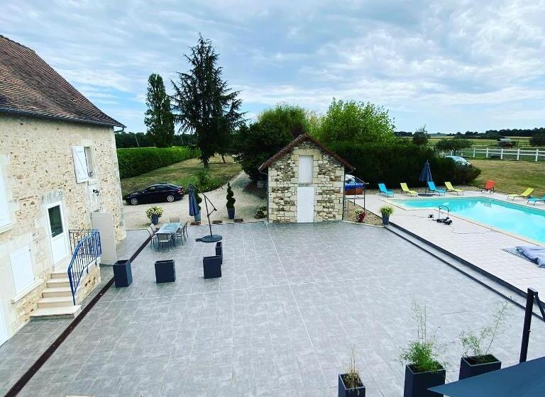 Пансион Kourline Villalunoterie Futuroscope Piscine Spa