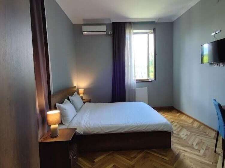 پانسیون Shanshe