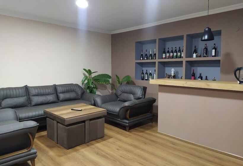 پانسیون Shanshe