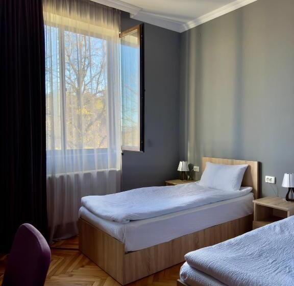 پانسیون Shanshe