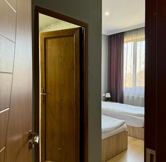 پانسیون Shanshe