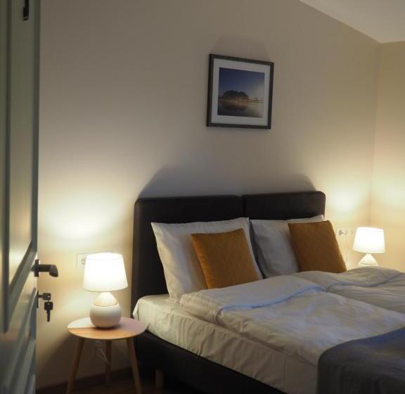 پانسیون Svečių Namai žara