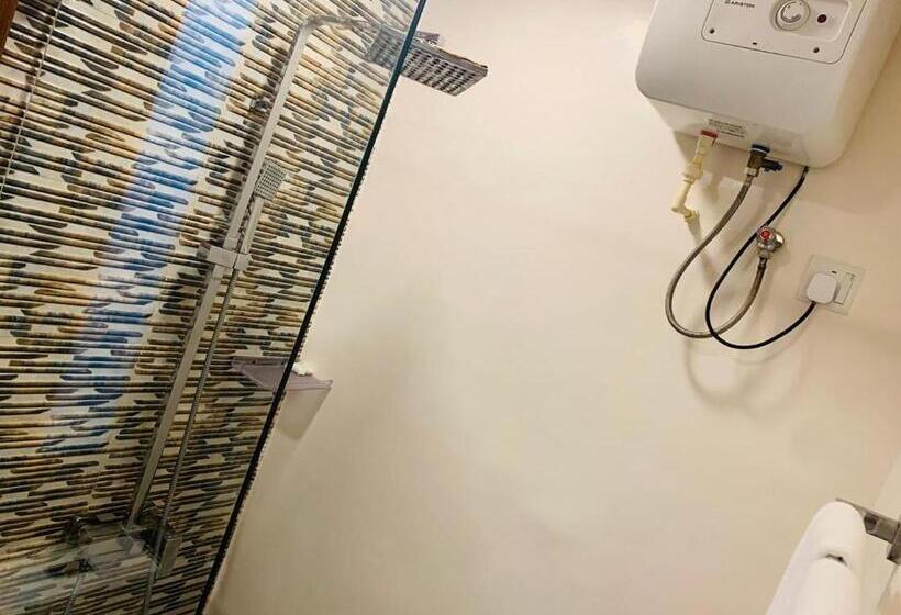 Village Hotel Northern Point