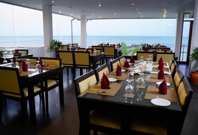 Village Hotel Northern Point