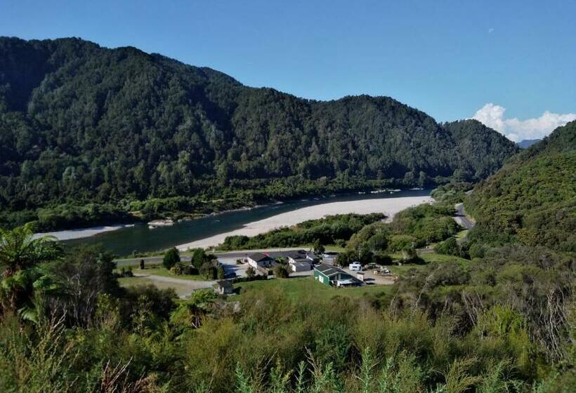 호스텔 Berlins Cafe, Bar And Backpackers