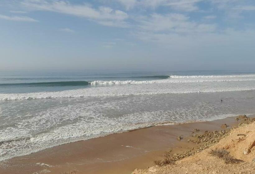 هاستل Boilers Surf House