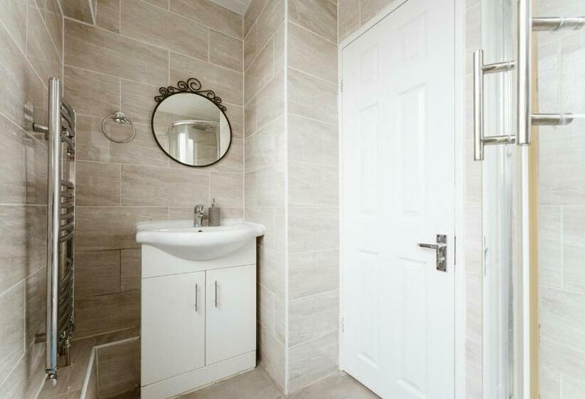 הוסטל Wesferry Beds To Stay