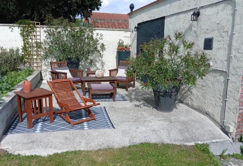 Bed and Breakfast Au Champ Du Coq